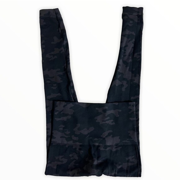 Spanx Womens Gray Camo Look At Me Now Seamless Leggings Size Small‎ NWOT - Picture 4 of 9